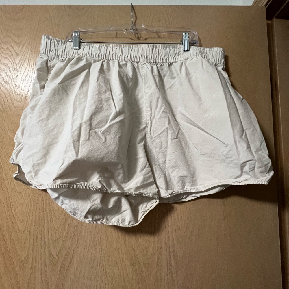 H&M Women's Cream Athletic Shorts
